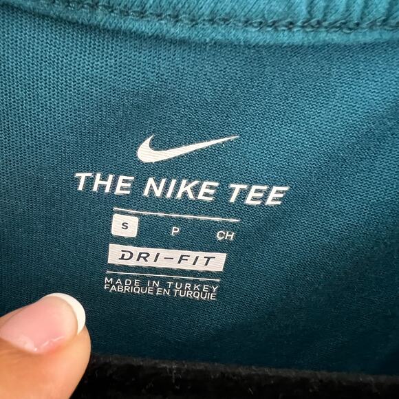 Nike Muscle Tank Womens Small Teal Center Swoosh Top Athleisure The Nike Tee - Picture 8 of 11